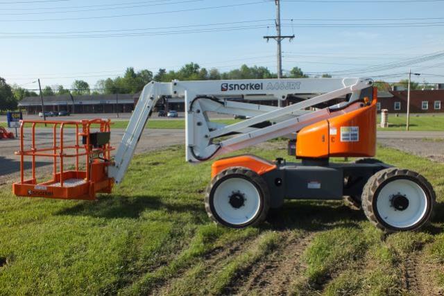Rental store for 45 foot boom lift 4x4 articulate in Tri-County Area